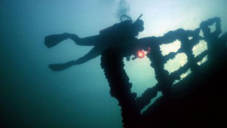Водолази от Приморско подготвят подводен Великден