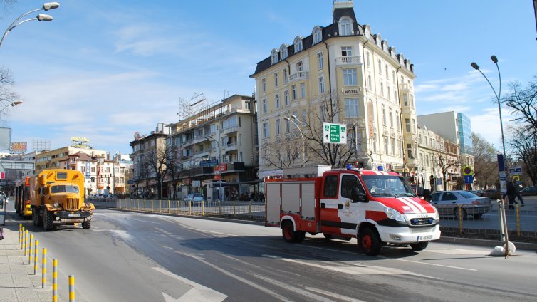 Автобус се запали в центъра на Варна