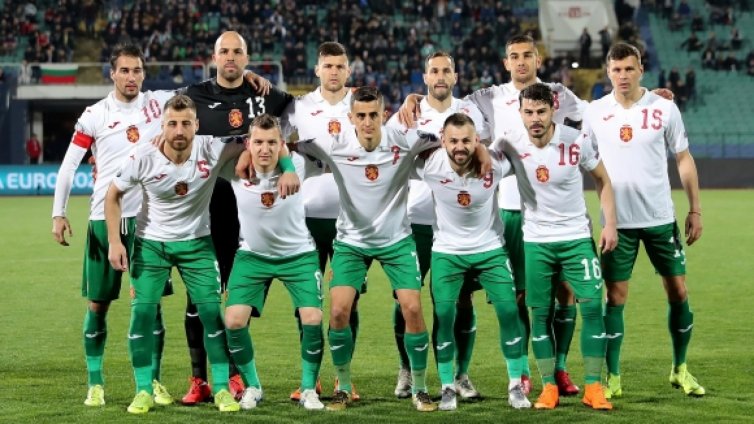 Спорна дузпа спаси националите от загуба на старта на квалификациите