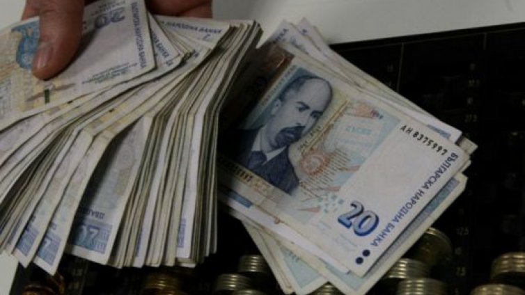 Ударихме дъното в Европа по заплати