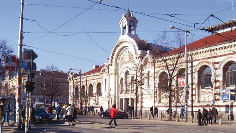 Евакуираха Централни хали в София