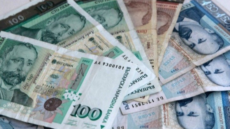 Осъдиха касиерка в градския транспорт, откраднала близо 15 000 лева