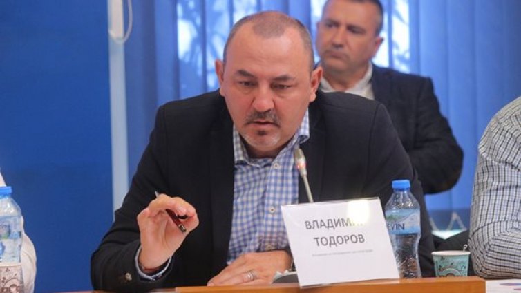 Съвет: До края на март не бързайте да сменяте зимните гуми