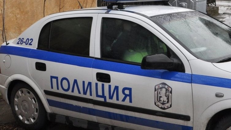 Непълнолетни крадци отмъкват телефони по улиците във Варна