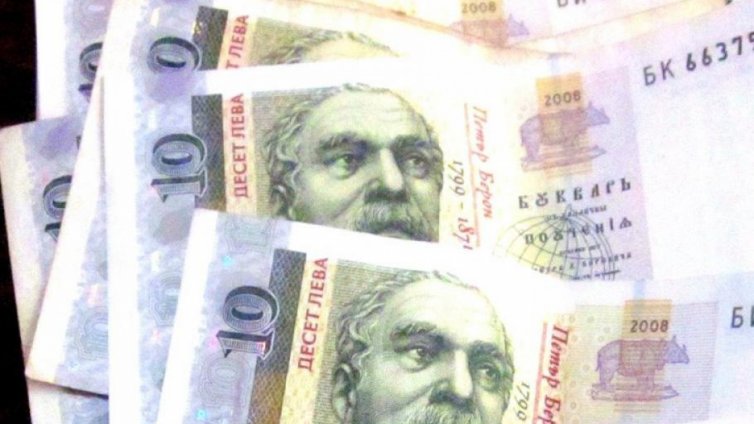 Пиян варненец опита да подкупи полицай