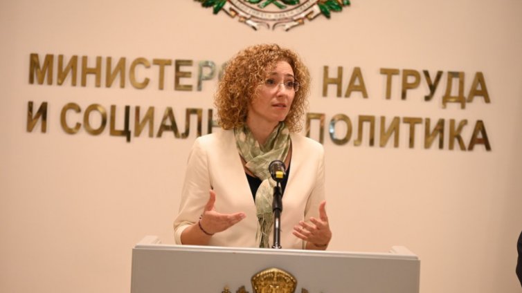 Социалният министър с важна информация за пенсии и заплати