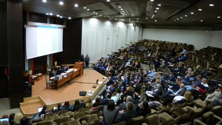 Местят децата от 3 детски градини във Варна