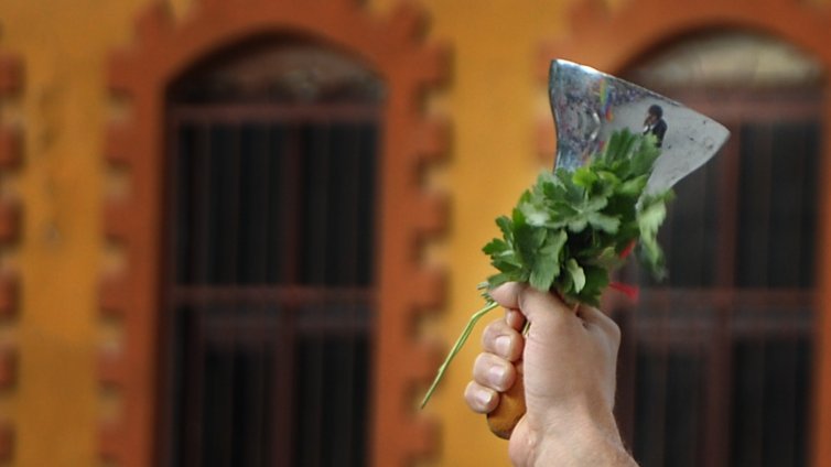 Младите бягат от школата, 2000 са учителите до 30 години