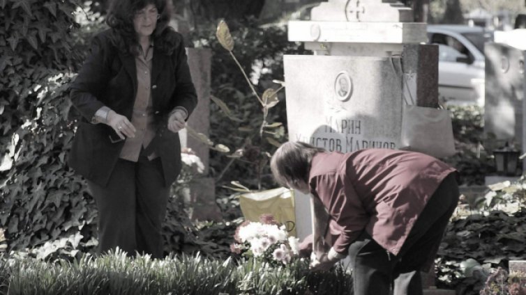 Обраха варненка на Централни гробища