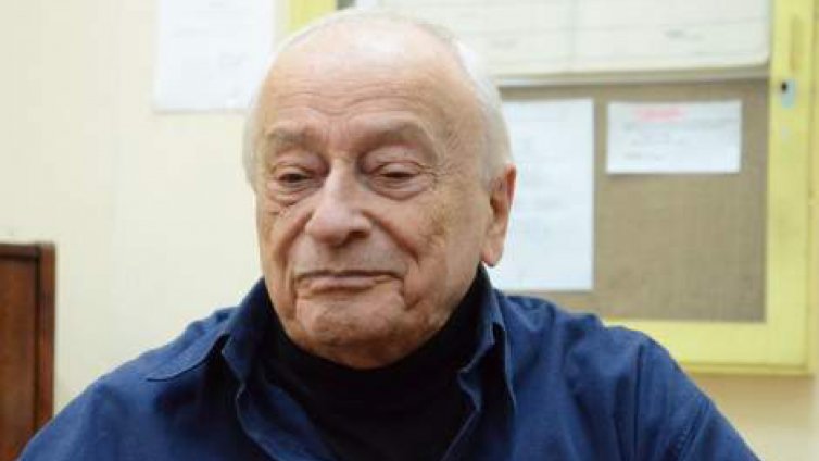 Почина театралният критик и историк Василен Васев