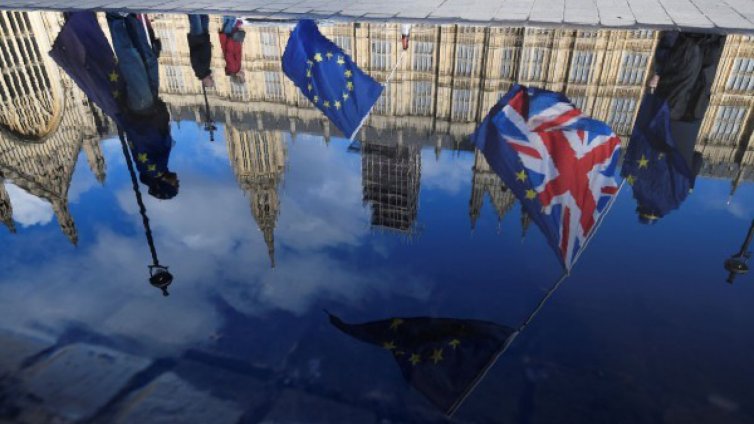 Сложен Brexit: Лондон отхвърли предложението на Барние