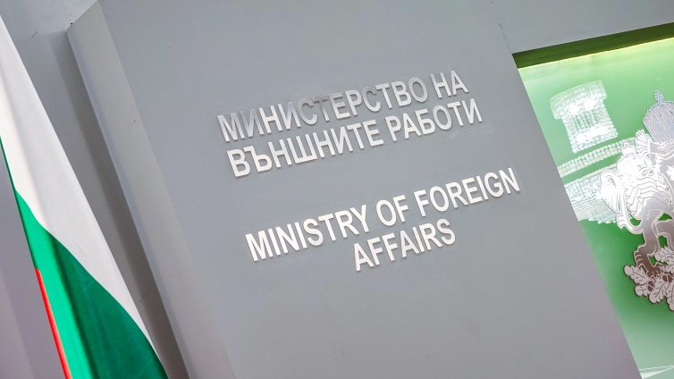 "Политико": България иска помощ от ЕС срещу намеса в изборите