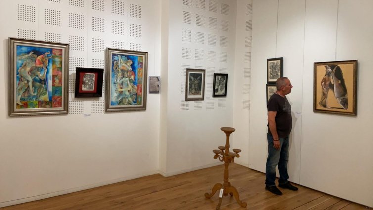 Над 120 творби от епохата на „Вулкан“ излагат в галерия „Графит“