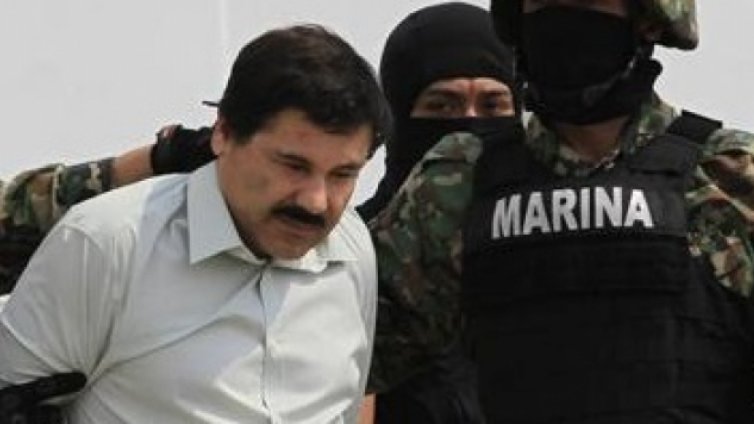 Мексико екстрадира наркобарона Ел Чапо в САЩ, за да не избяга пак от затвора