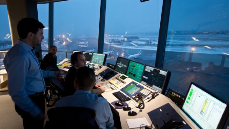 Над 400 кандидати за ръководители на полети