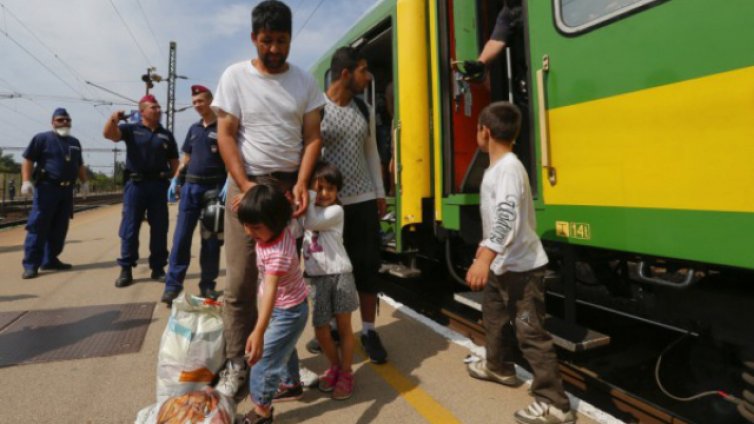 Нито една държава не може да се справи сама с бежанците