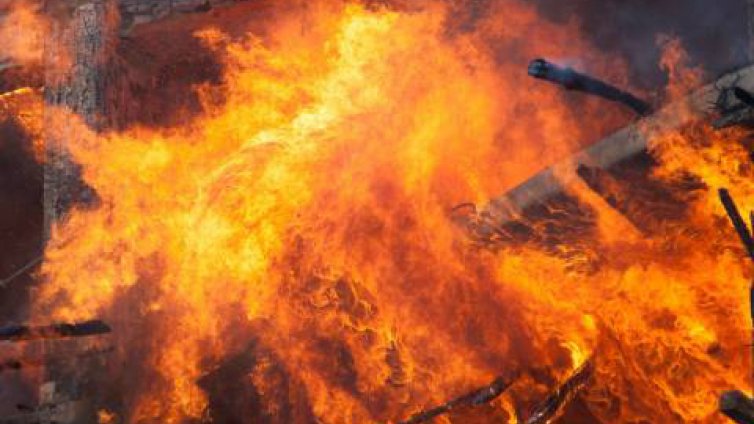 Две деца загинаха при пожар в Божурище