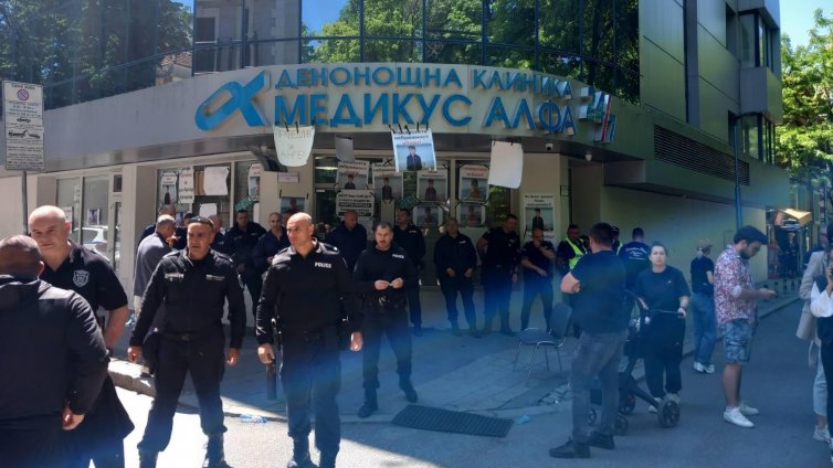Клиниката, в която почина 6-годишния Алекс, излезе с официално изявление