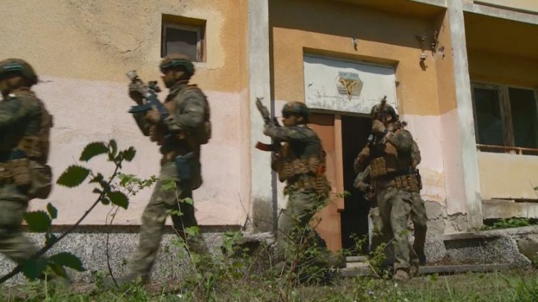 Как се готвят българските командоси? 