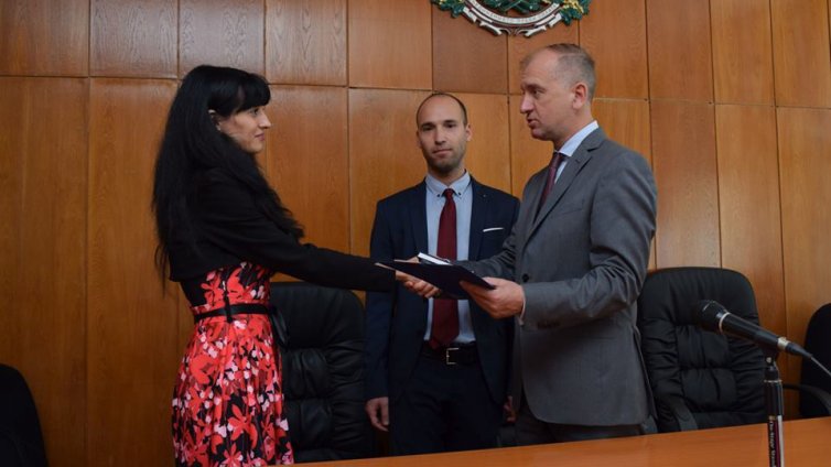 Двама младши съдии встъпиха в Окръжен съд - Варна