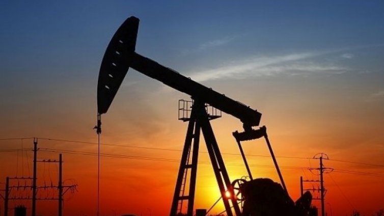 Цената на петрола остава на тригодишен връх