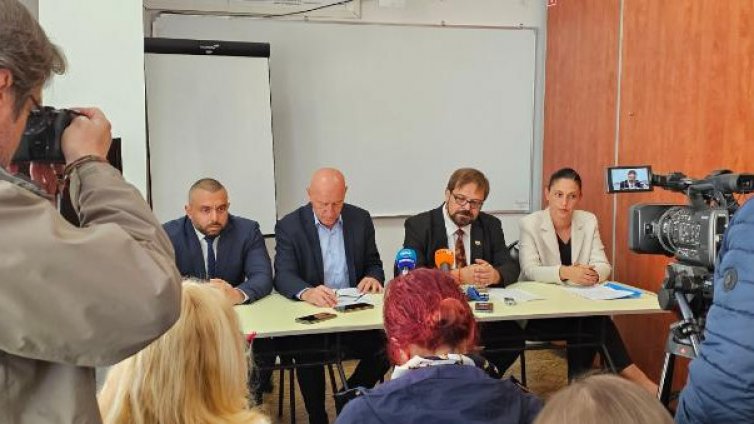 Арестуваха четирима "баш майстори", "ужилили" редица хора в цяла България
