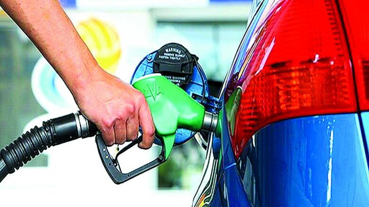 Отстъпка, а? Връщат ни едва парите, които сме дали за ДДС-то за горивото