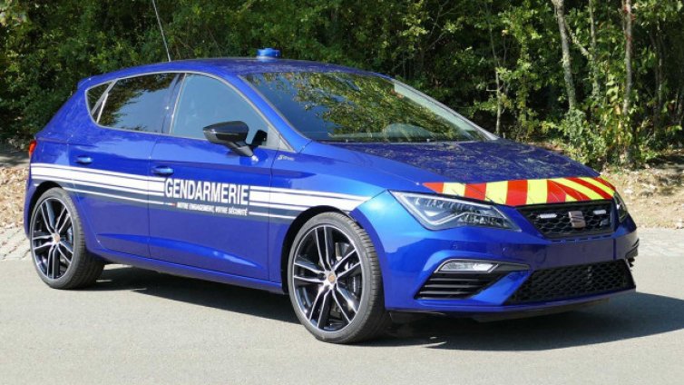 Френската полиция смени рено със сеат