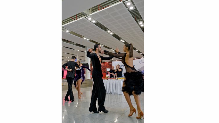 Лятна фиеста и през септември на морските летища