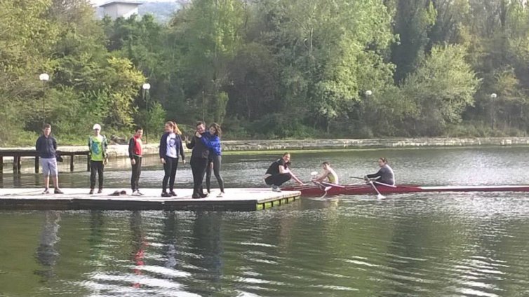 Програма за начално обучение по академично гребане
