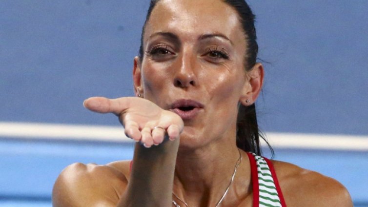 Ивет Лалова на 33 години!
