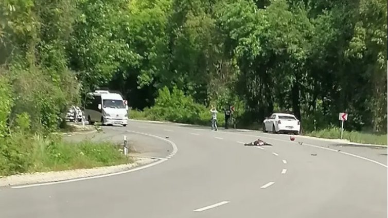 Блъснаха моторист край Варна
