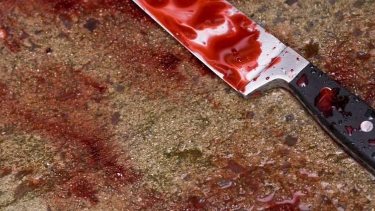 Семейна свада преди Рождество: Жена с нож по мъжа си