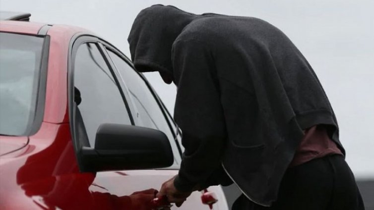 18-годишен открадна фолксваген с ремарке във Варненско