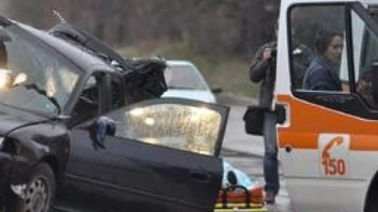 Жена загина при тежка катастрофа в Пазарджишко