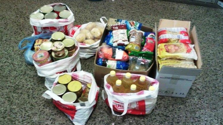 Ученици събират помощи за бездомни и социално слаби