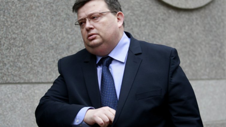 Цацаров решен да търси отговорност на виновните за взрива в "Миджур"
