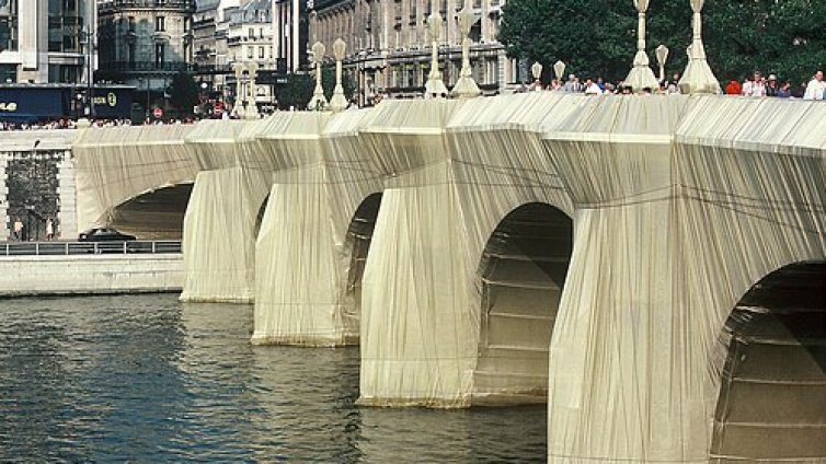 40 години по-късно: Пак ще опаковат Пон Ньоф в памет на Кристо