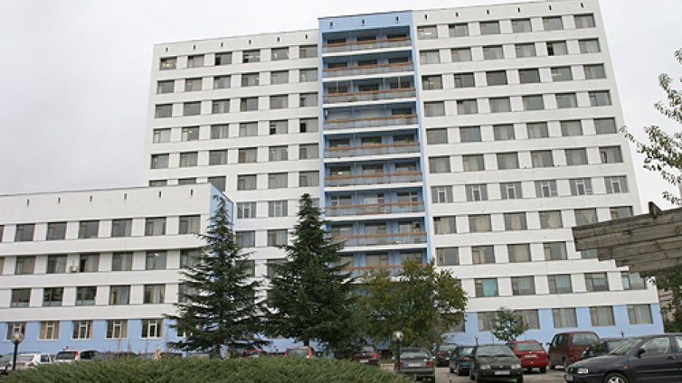 Варненски лекари спасиха две тийнейджърки