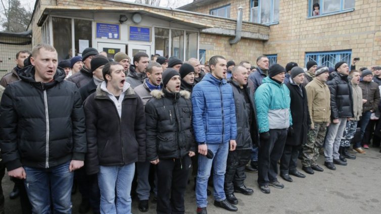 Треньорите на украинския национален отбор по футбол получиха повиквателни за армията