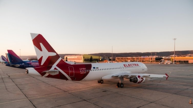 Българска авиокомпания спира полети от Германия до Варна и Бургас