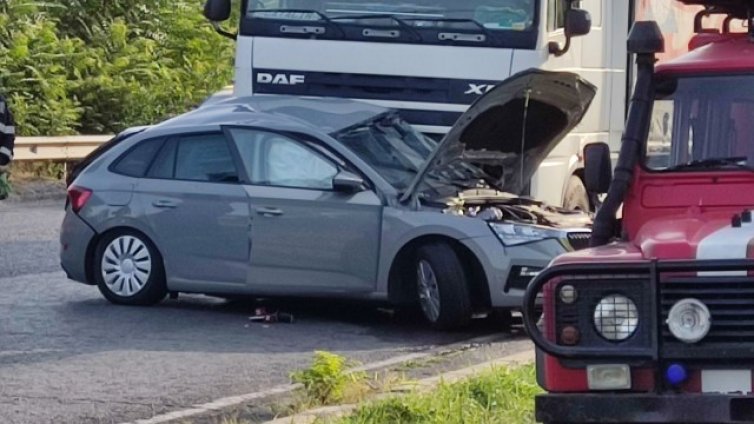 Тир удари кола с румънки, уби ги на място