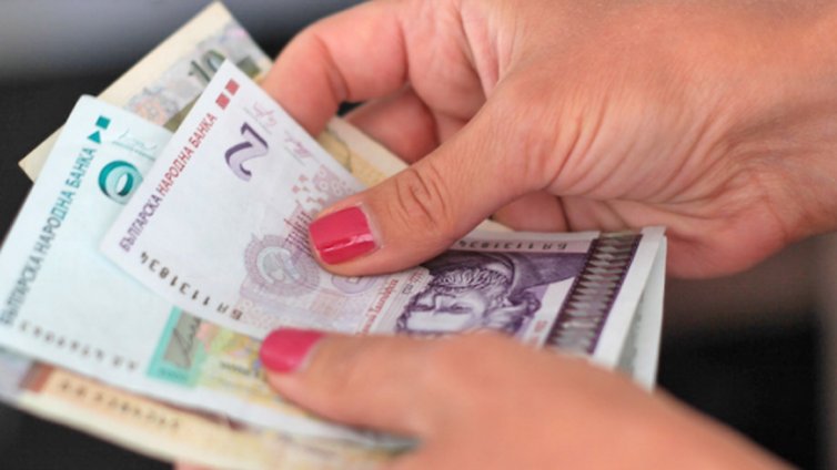 Жизненият стандарт на българите - 56% от ЕС