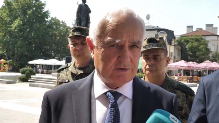 Запрянов отрече пожарът край Костинброд да е тръгнал от полигон "Сливница" (ВИДЕО)