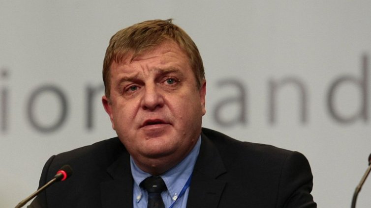 Каракачанов: Този път ще изпратим оферти до 7 страни за новите изтребители