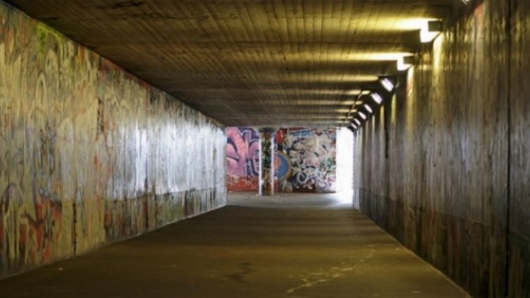 Ремонтират подлезите по бул. „Княз Борис I“