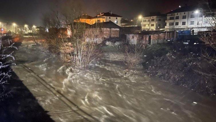 Бедствено положение в Неделино. Ситуацията е критична