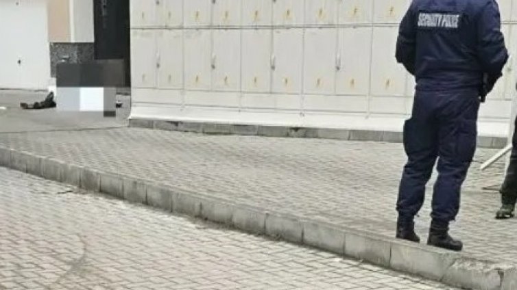 Труп на украинец лежи на земята в Пловдив