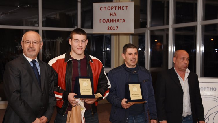 Обявиха щангиста Христо Христов за номер едно на Спортното училище във Варна (СНИМКИ)