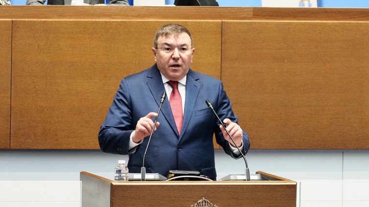 Проф. Ангелов: Не потвърждавам информацията, че Делян Добрев напуска ГЕРБ